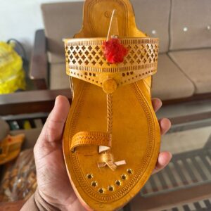 Classic Handcrafted Tan Kolhapuri Chappal – Traditional Kapshi Design